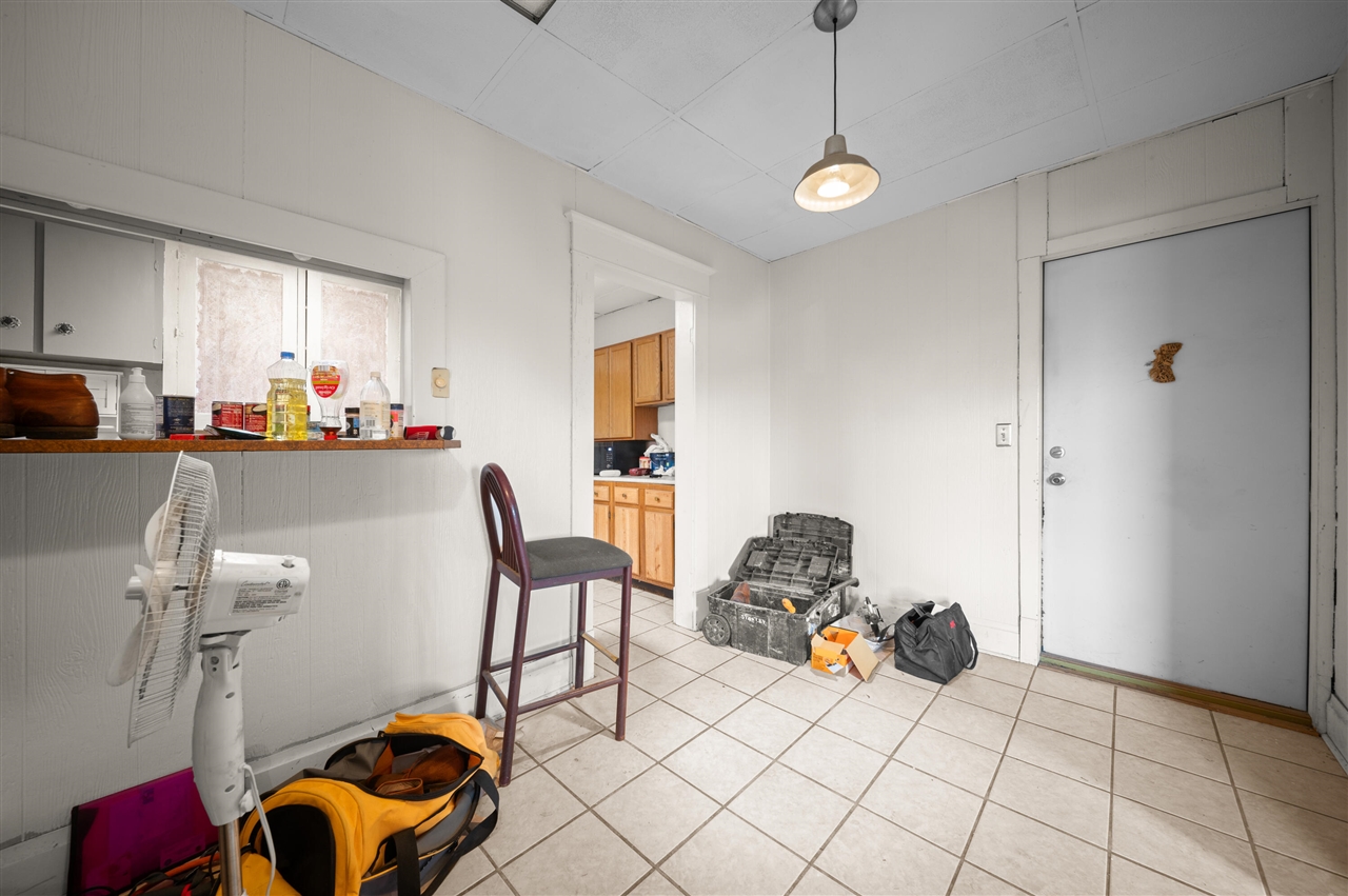 3955 W River Drive, Comstock Park, MI, 49321