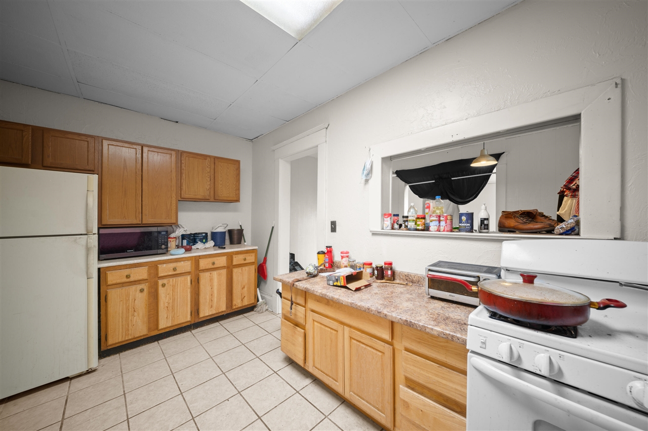 3955 W River Drive, Comstock Park, MI, 49321