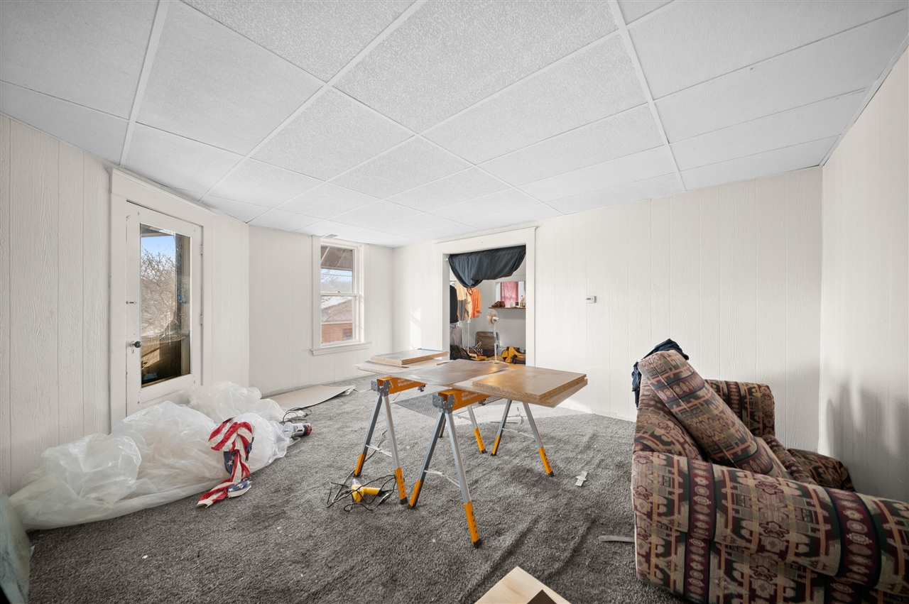 3955 W River Drive, Comstock Park, MI, 49321