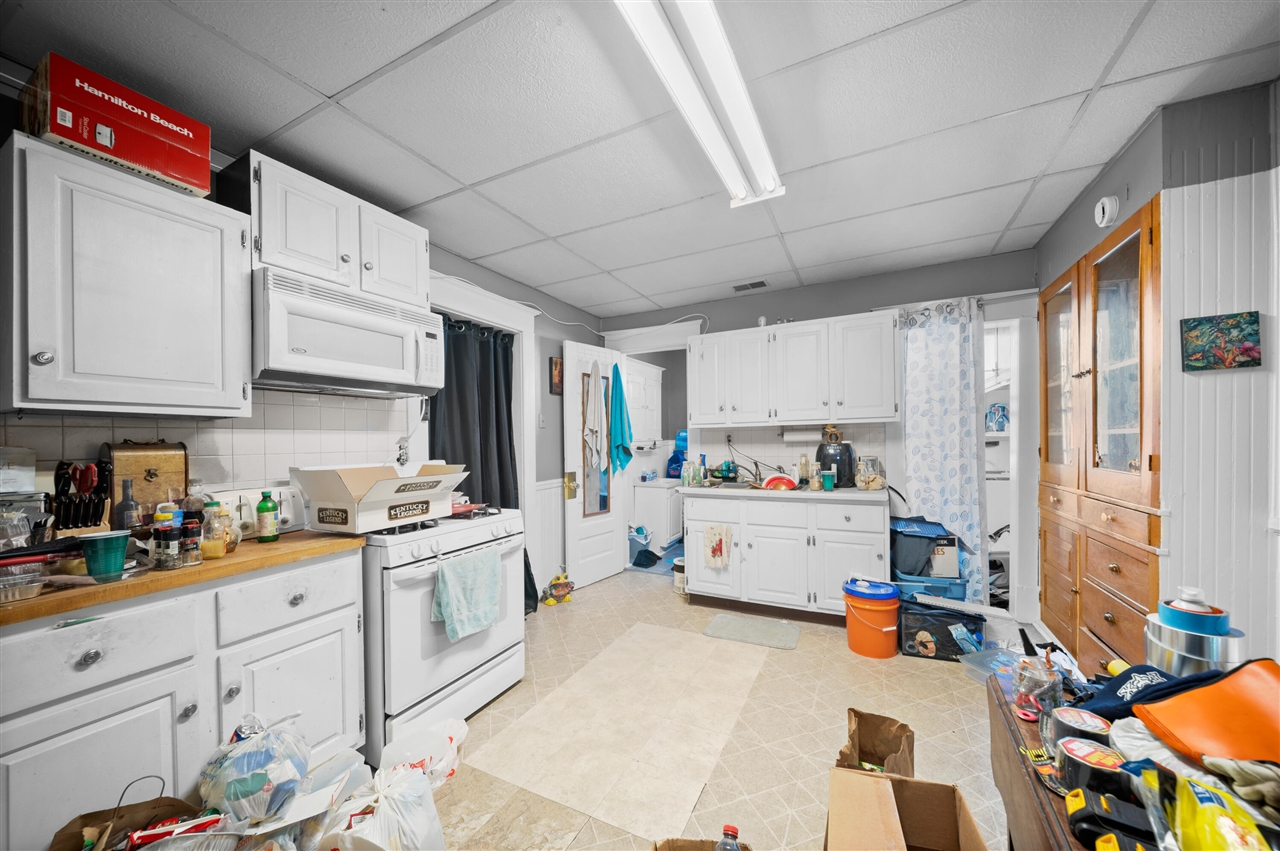 3955 W River Drive, Comstock Park, MI, 49321