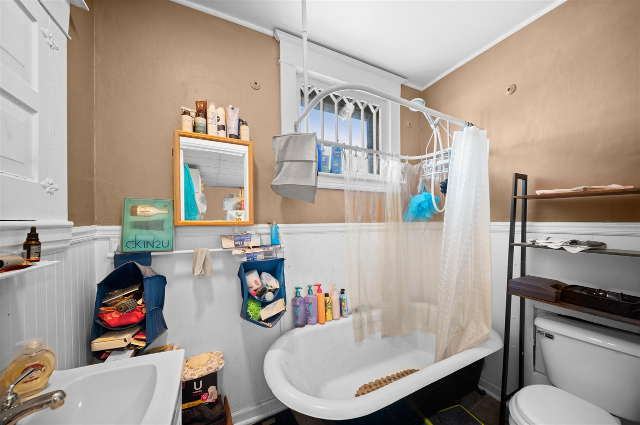 3955 W River Drive, Comstock Park, MI, 49321