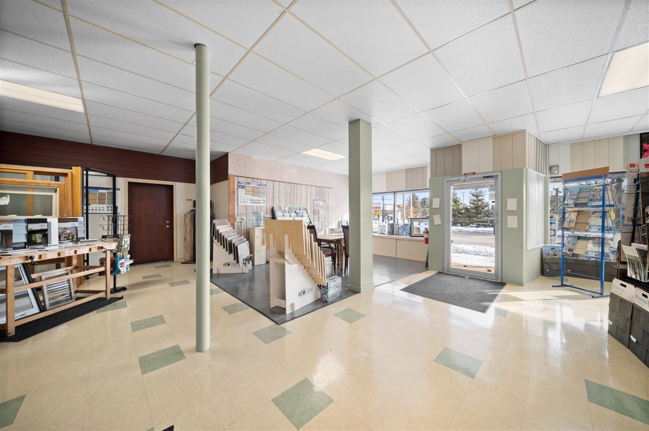 3955 W River Drive, Comstock Park, MI, 49321