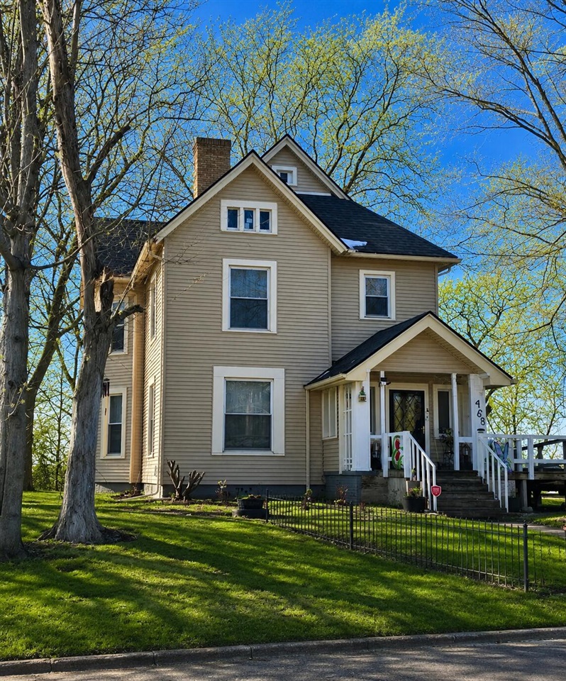 Listing Photo 1 - Condo for sale in building located at 468 Colfax Ave, Benton Harbor, MI 49022