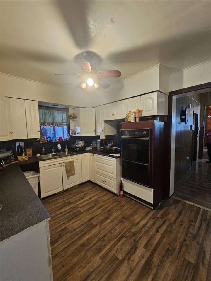 Listing Photo 5 - Condo for sale in building located at 468 Colfax Ave, Benton Harbor, MI 49022