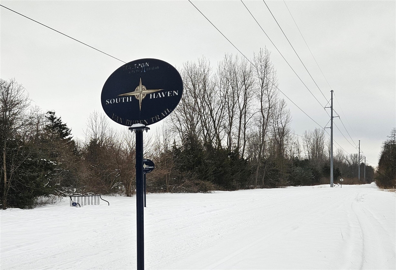 14th Avenue, South Haven, MI, 49090