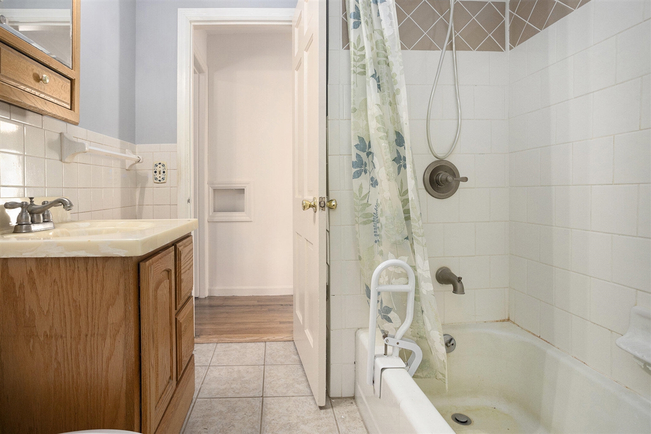 557 Ely Street, Allegan, MI, 49010