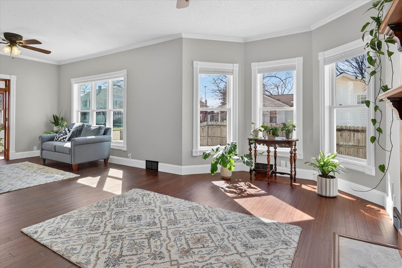 9 E Beech Street, Three Oaks, MI, 49128