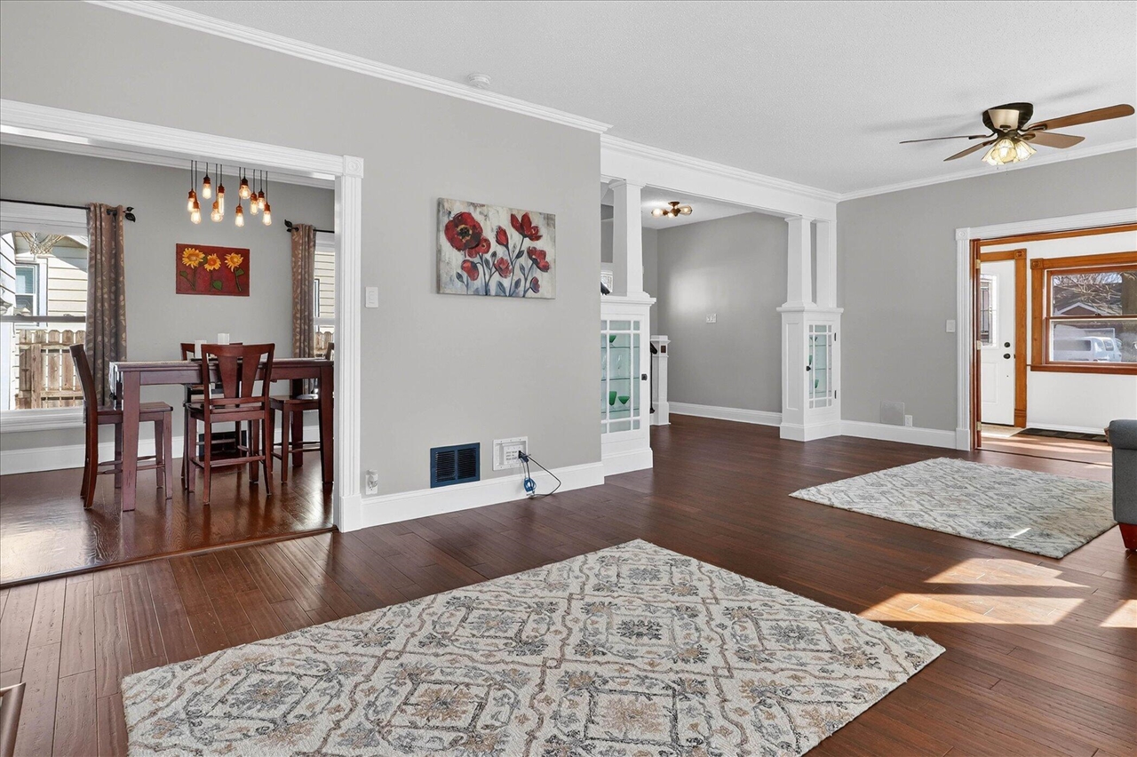 9 E Beech Street, Three Oaks, MI, 49128