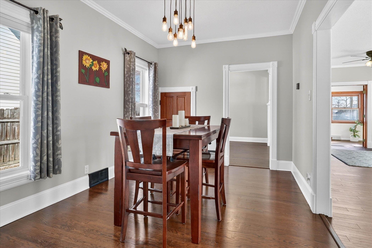 9 E Beech Street, Three Oaks, MI, 49128