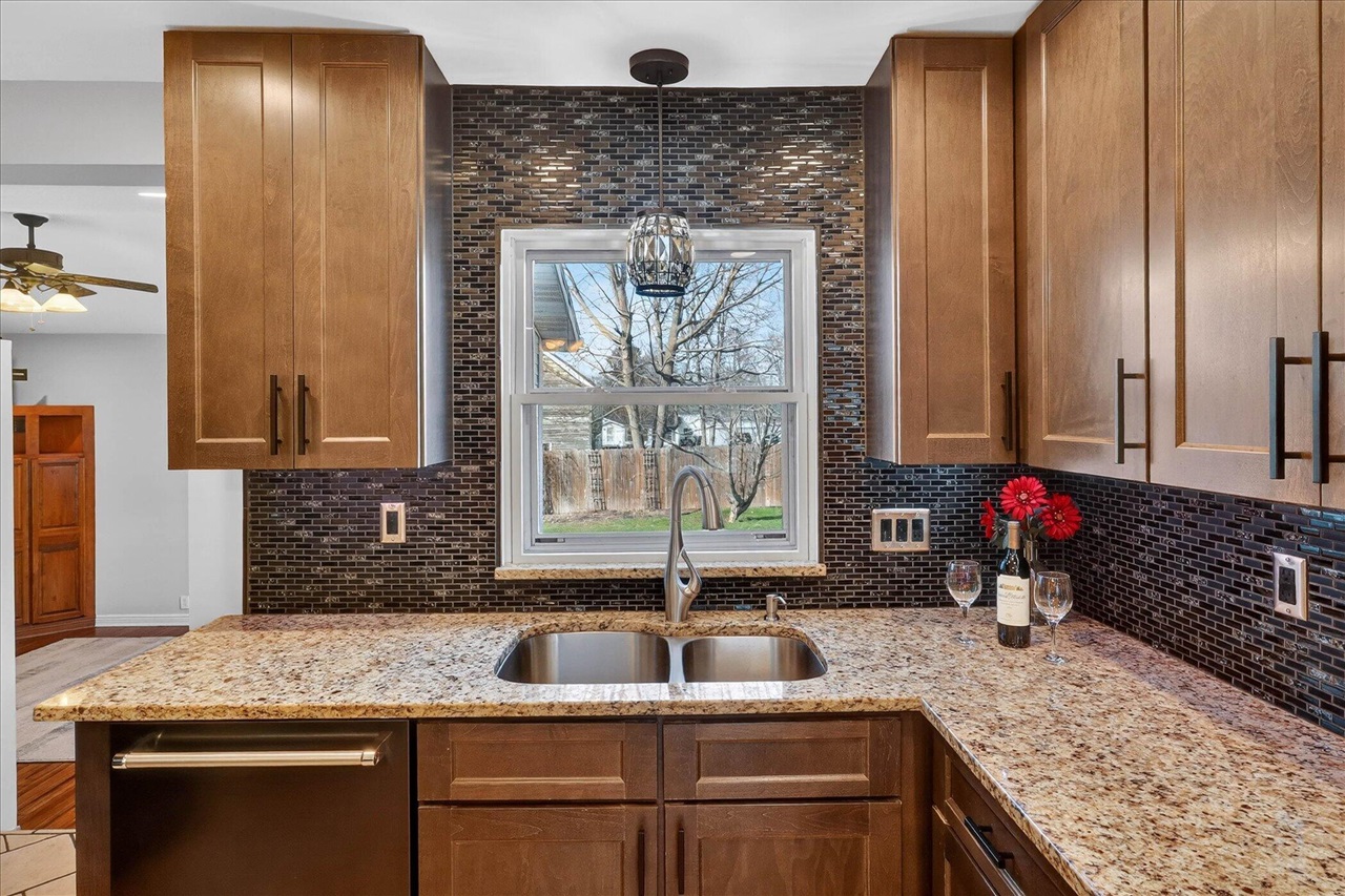 9 E Beech Street, Three Oaks, MI, 49128