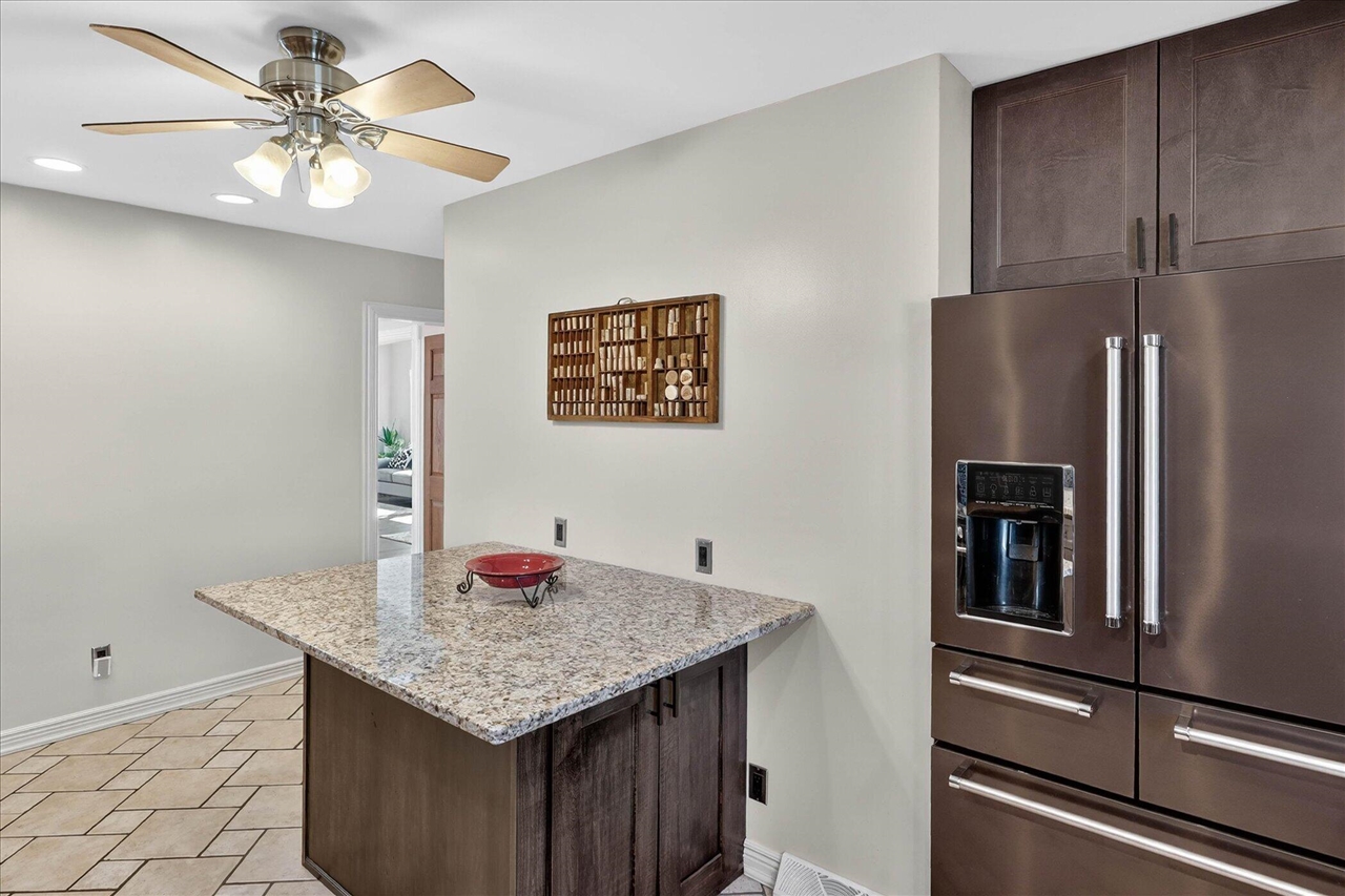 9 E Beech Street, Three Oaks, MI, 49128