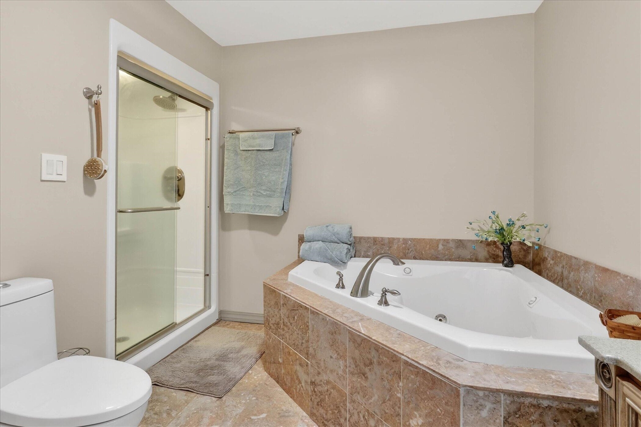 9 E Beech Street, Three Oaks, MI, 49128