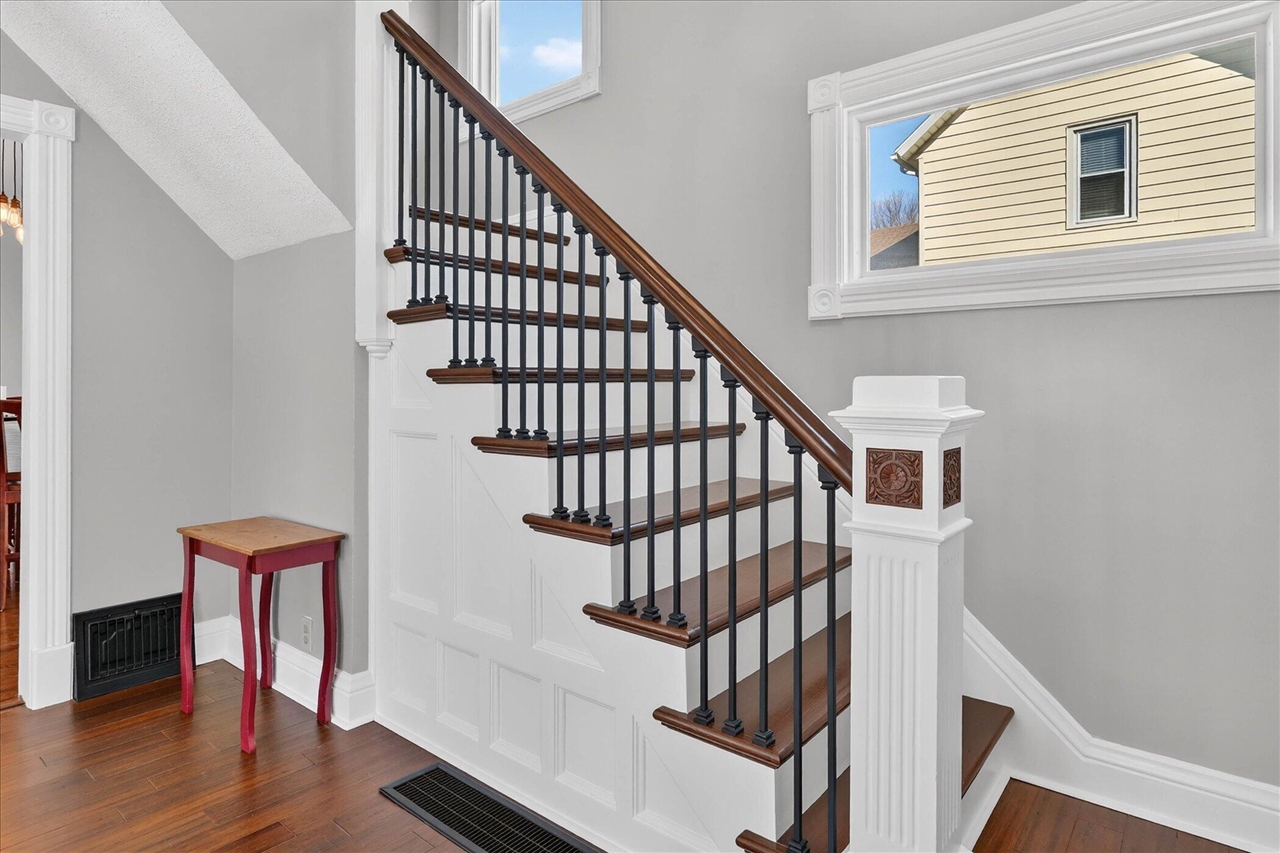 9 E Beech Street, Three Oaks, MI, 49128