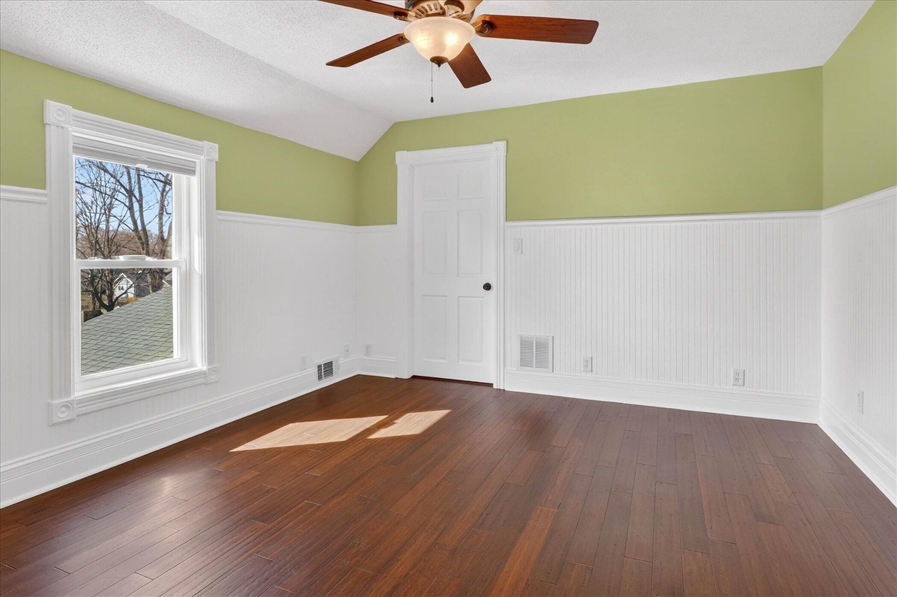 9 E Beech Street, Three Oaks, MI, 49128