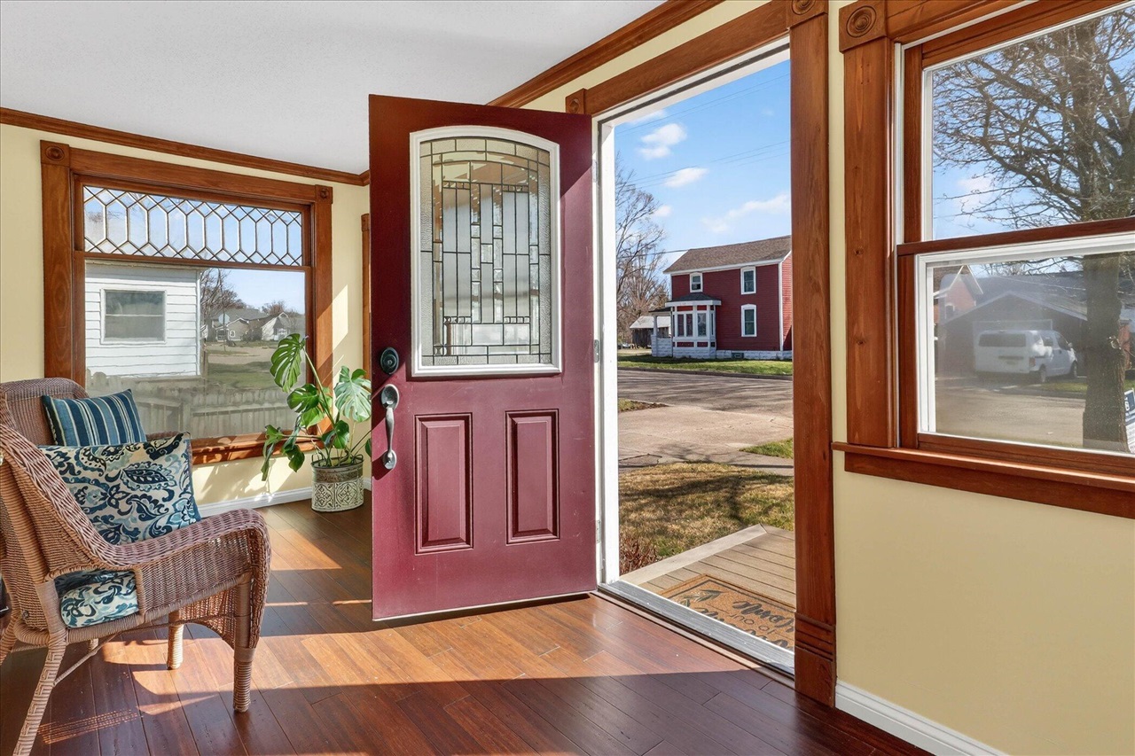 9 E Beech Street, Three Oaks, MI, 49128