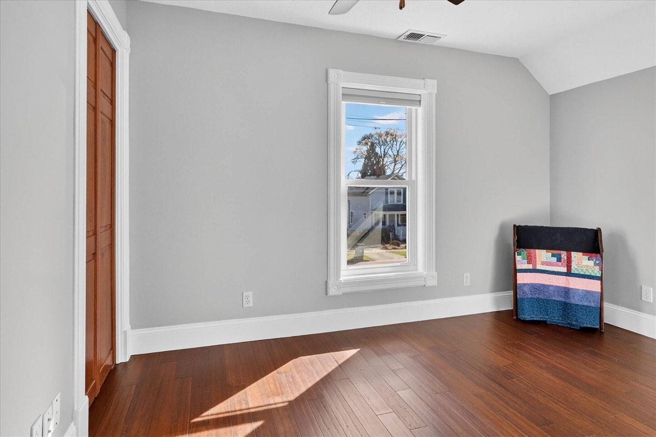 9 E Beech Street, Three Oaks, MI, 49128