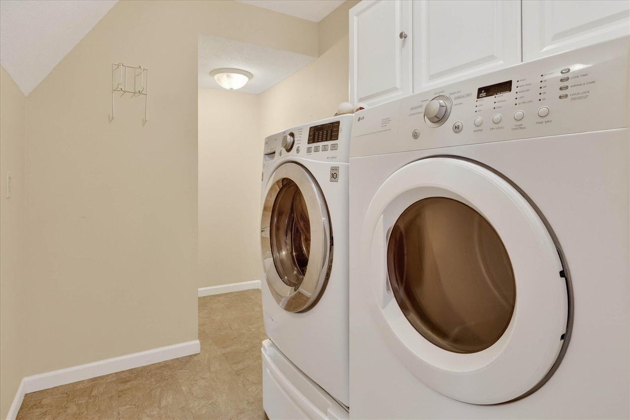 9 E Beech Street, Three Oaks, MI, 49128