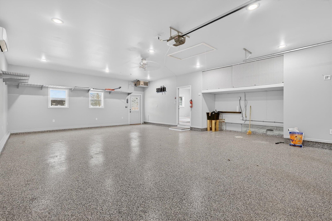 9 E Beech Street, Three Oaks, MI, 49128