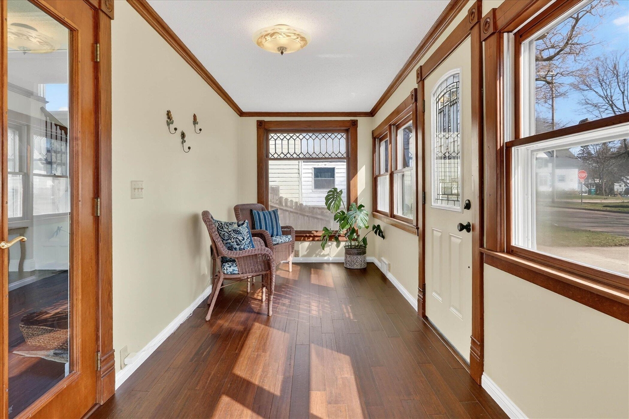 9 E Beech Street, Three Oaks, MI, 49128