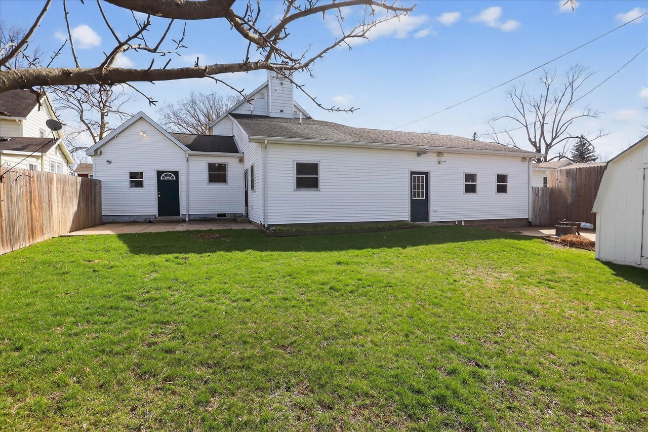 9 E Beech Street, Three Oaks, MI, 49128