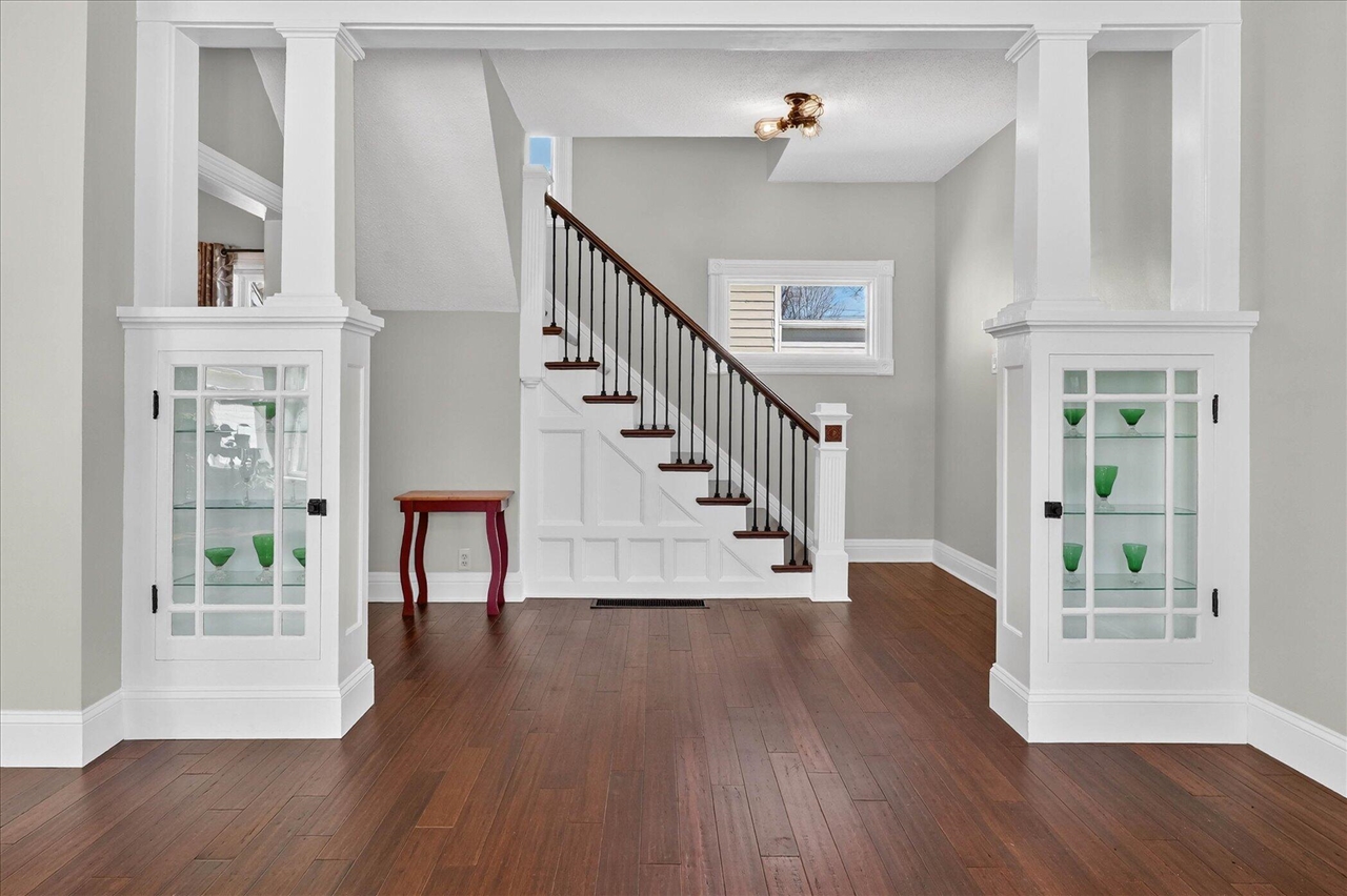 9 E Beech Street, Three Oaks, MI, 49128