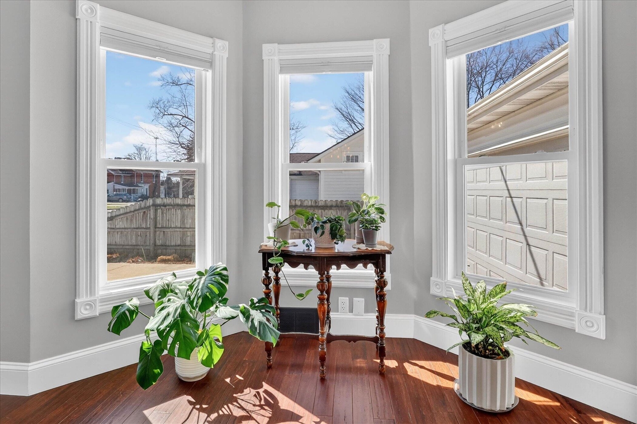 9 E Beech Street, Three Oaks, MI, 49128