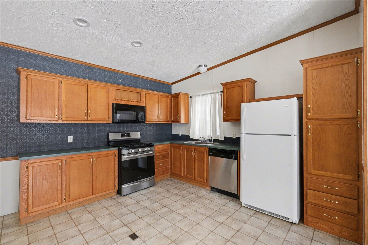 17790 Monroe Road, Morley, MI, 49336-9502