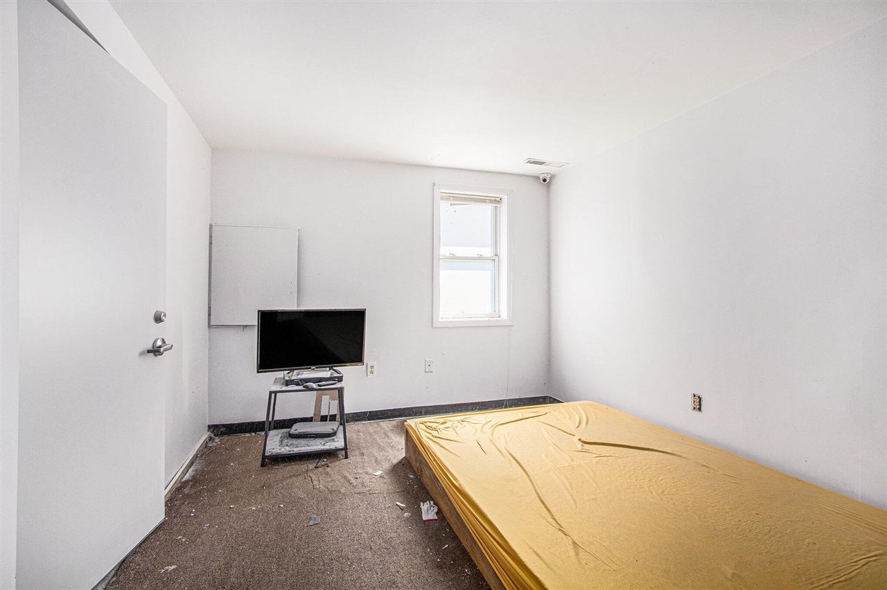 402 S Oak Street, Buchanan, MI, 49107-1557