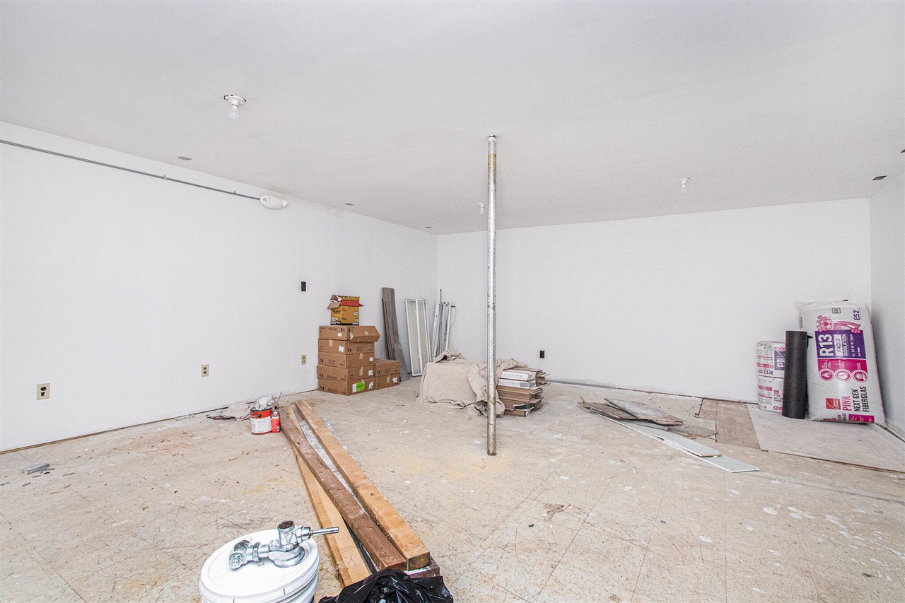 402 S Oak Street, Buchanan, MI, 49107-1557