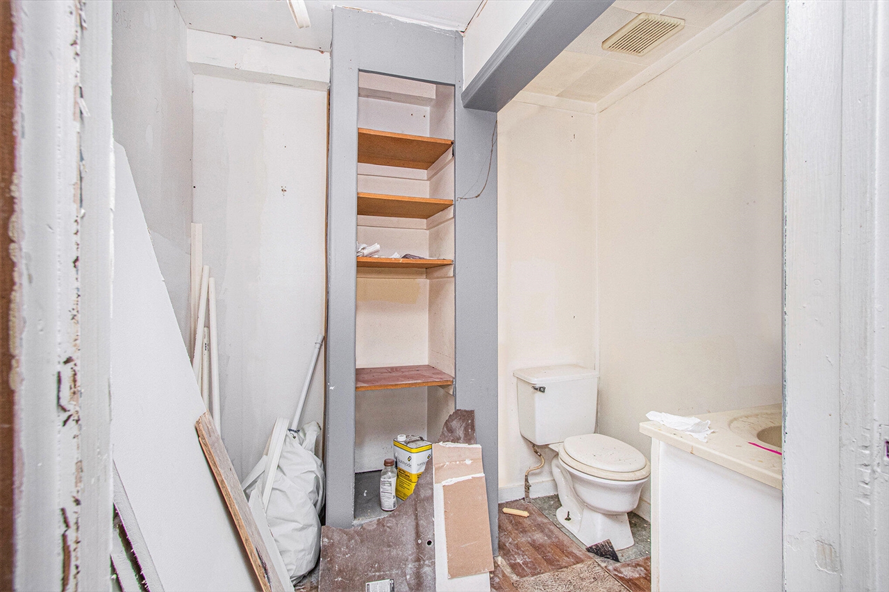 402 S Oak Street, Buchanan, MI, 49107-1557