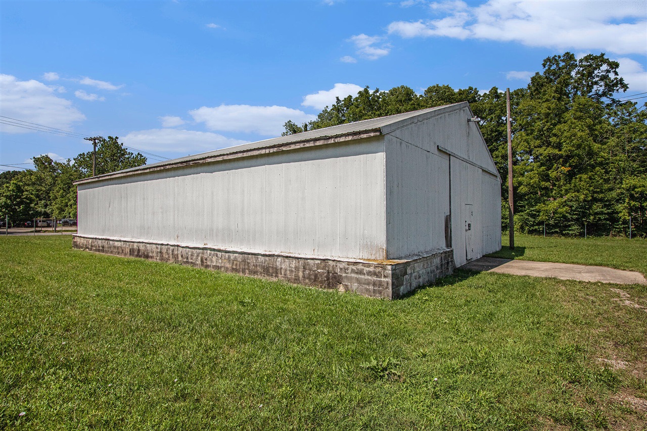 402 S Oak Street, Buchanan, MI, 49107-1557