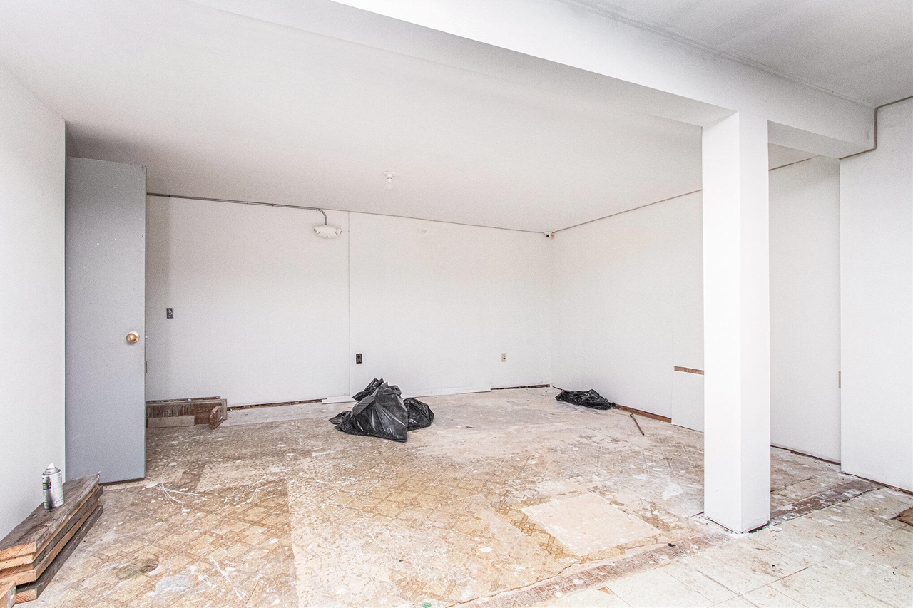 402 S Oak Street, Buchanan, MI, 49107-1557