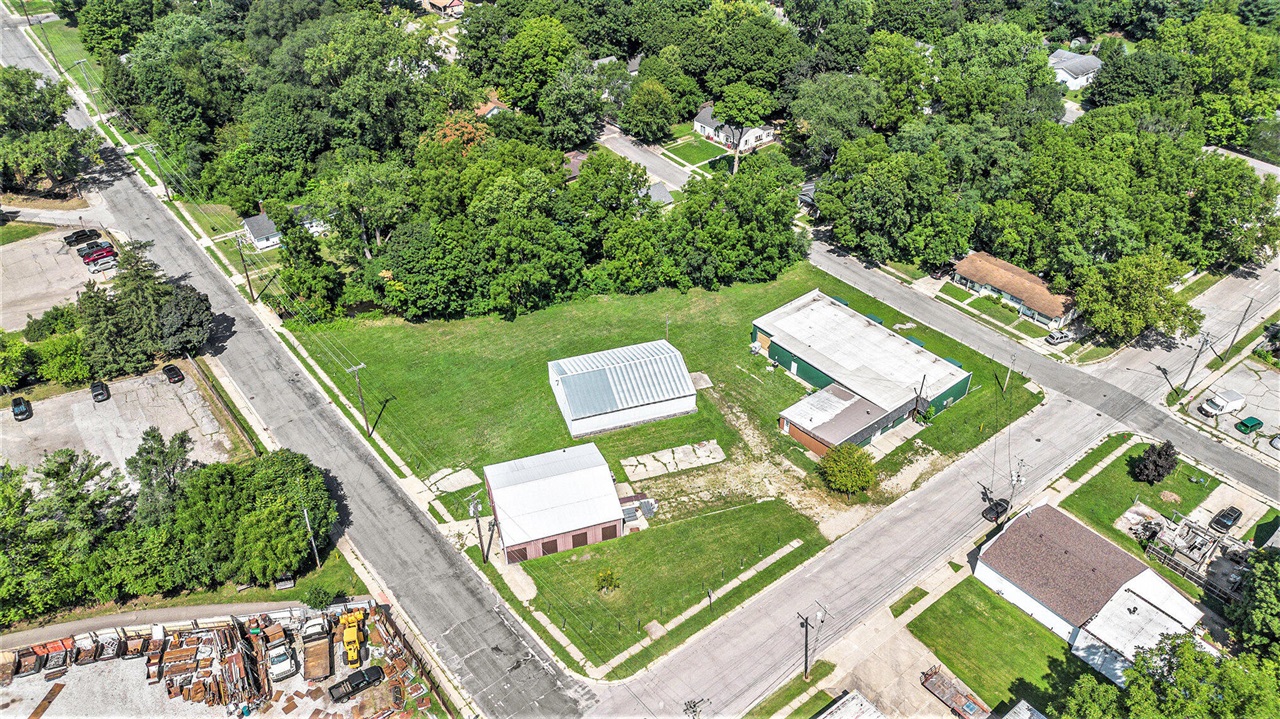 402 S Oak Street, Buchanan, MI, 49107-1557