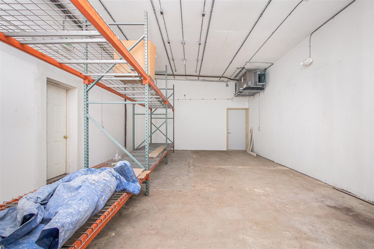 402 S Oak Street, Buchanan, MI, 49107-1557