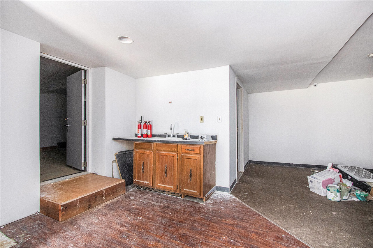 402 S Oak Street, Buchanan, MI, 49107-1557