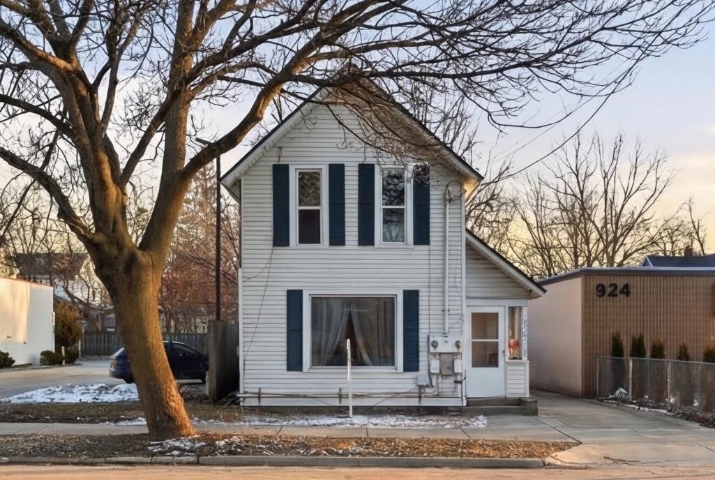 914 Fulton Street, Grand Rapids, MI, 49504-6215