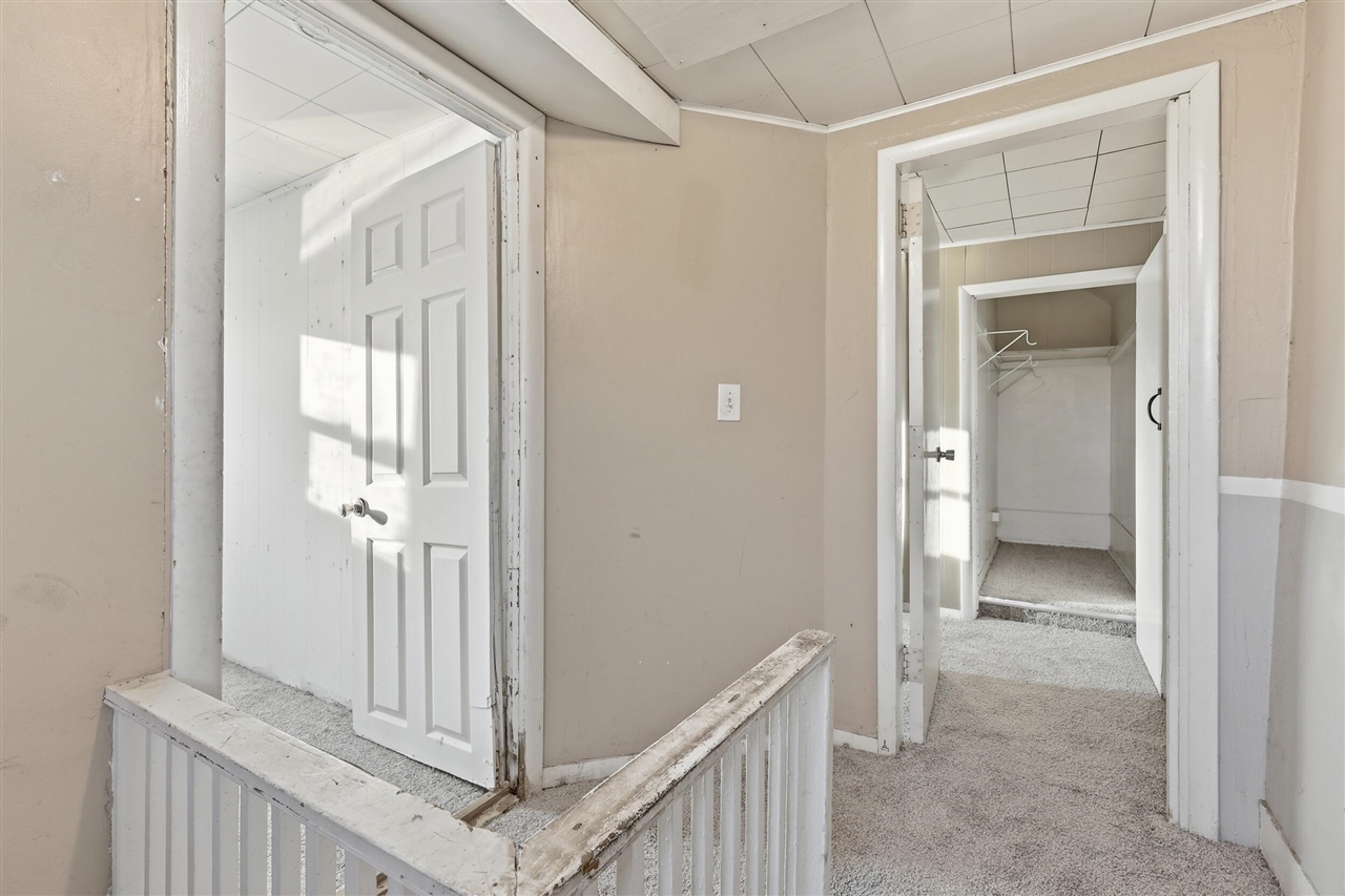 914 Fulton Street, Grand Rapids, MI, 49504-6215