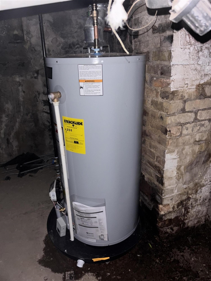 914 Fulton Street, Grand Rapids, MI, 49504-6215