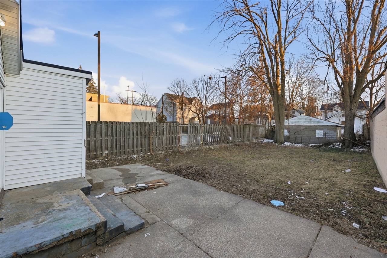 914 Fulton Street, Grand Rapids, MI, 49504-6215