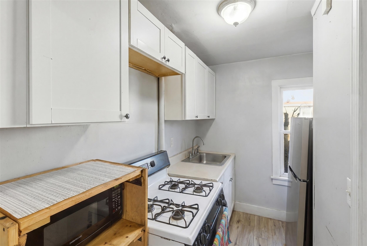 914 Fulton Street, Grand Rapids, MI, 49504-6215