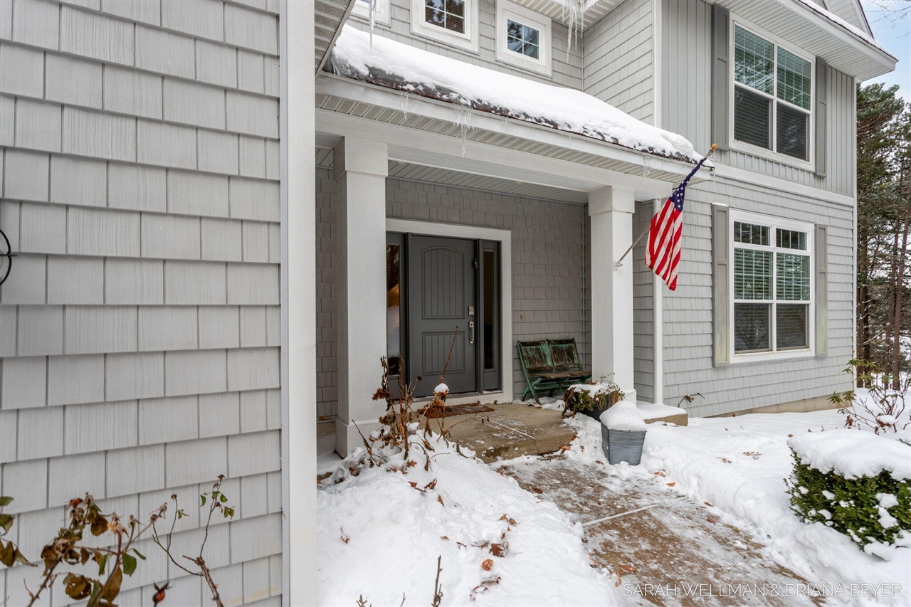 Homes for sale in Holland, MI | 2009 W Lakewood Blvd, Holland, MI 49424 | MLS# 70508711