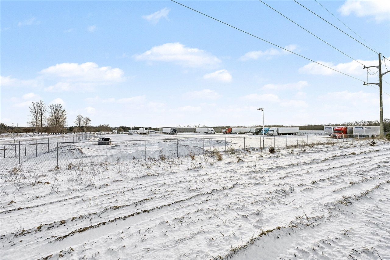 7189 Beatrice Drive photo 13