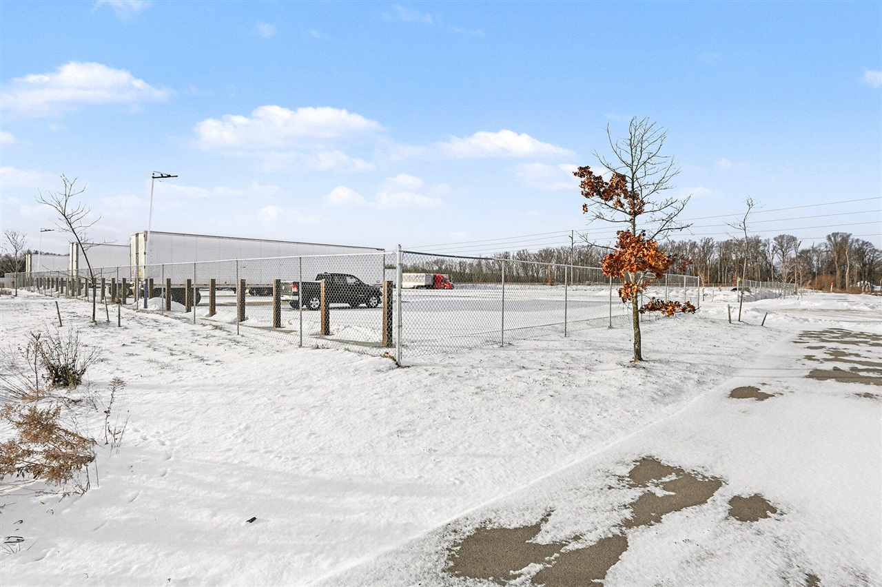 7189 Beatrice Drive photo 17