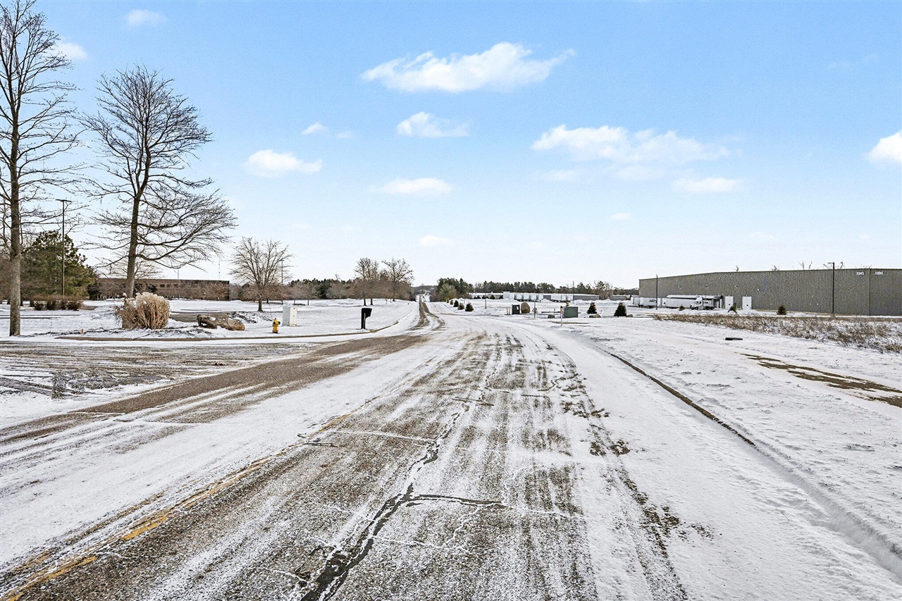 7189 Beatrice Drive photo 8