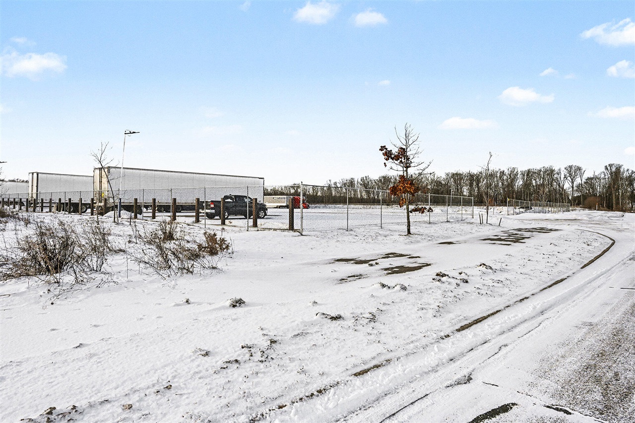 7189 Beatrice Drive photo 9