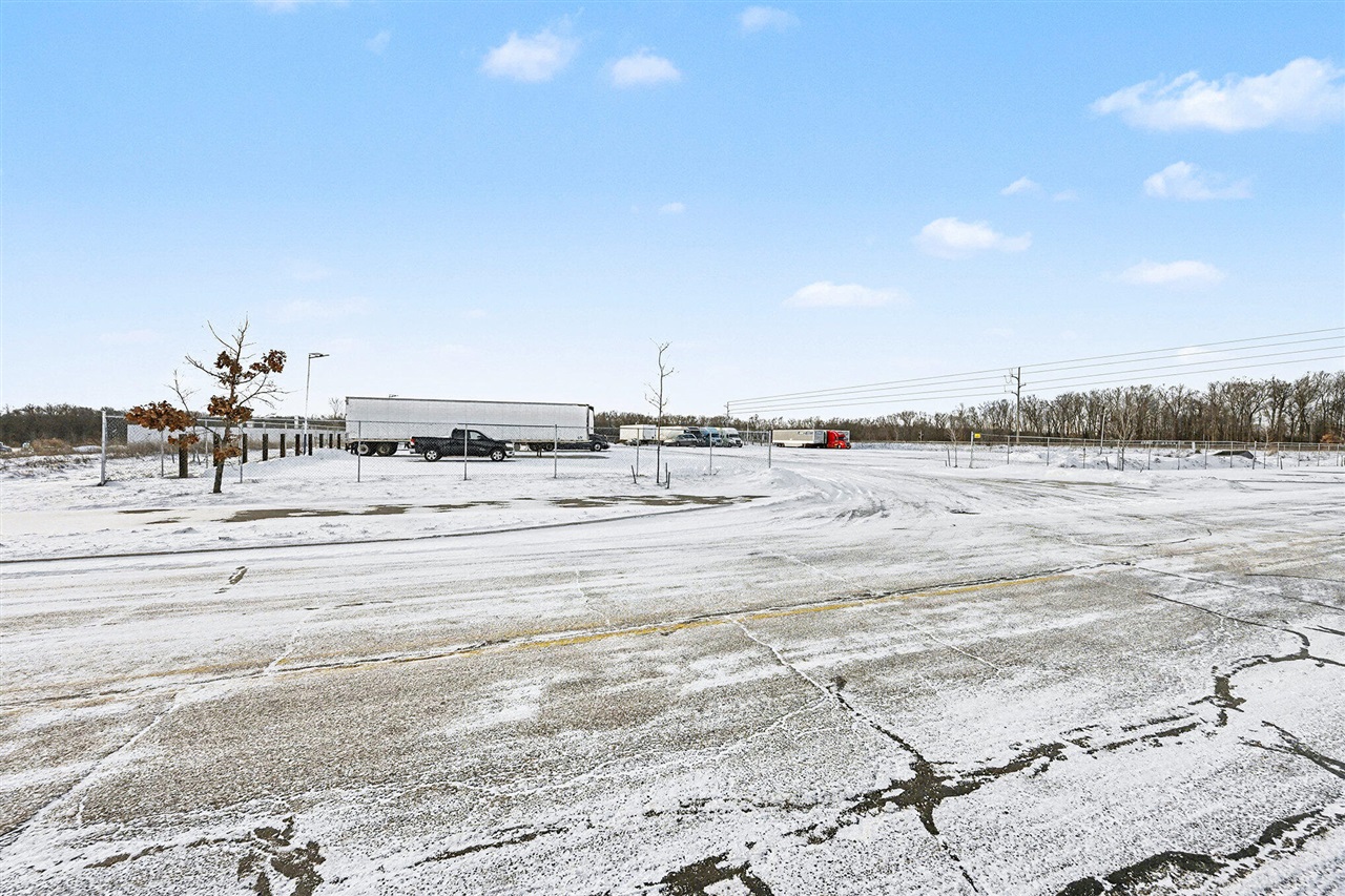 7189 Beatrice Drive photo 10