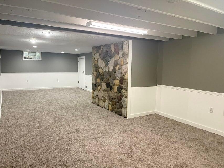 865 Carrier Creek Boulevard, Grand Rapids, MI, 49503-1250