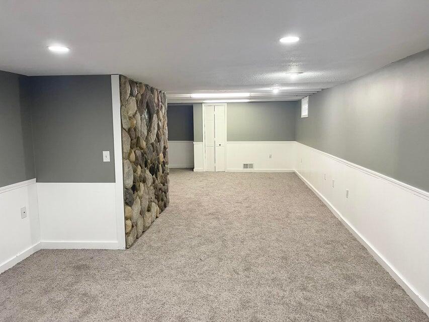 865 Carrier Creek Boulevard, Grand Rapids, MI, 49503-1250