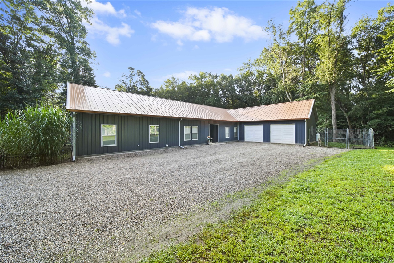 6635 E Chicago Road, Jonesville, MI, 49250-9752