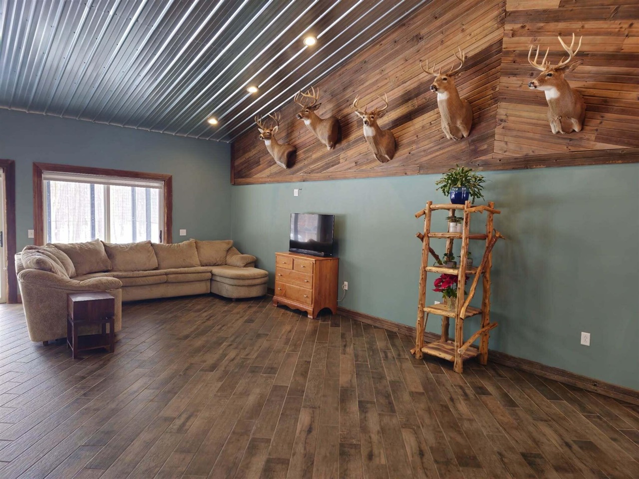 6635 E Chicago Road, Jonesville, MI, 49250-9752